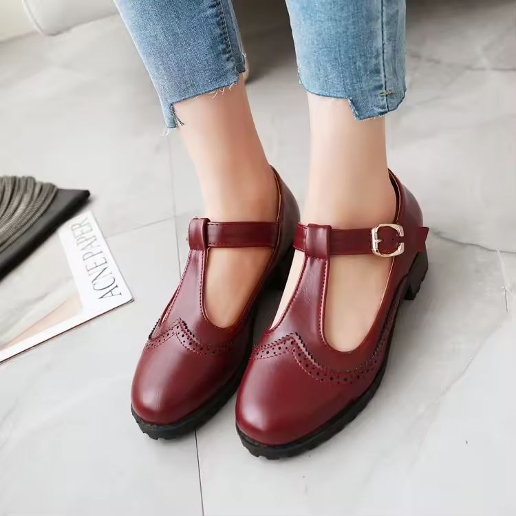 Elegante Oxford-Pumps im klassischen Stil – Zeitlos & stilvoll