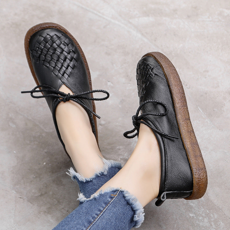 Comfortable women's slippers in ethnic style made of genuine leather
