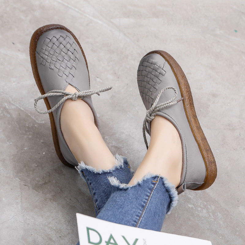 Comfortable women's slippers in ethnic style made of genuine leather