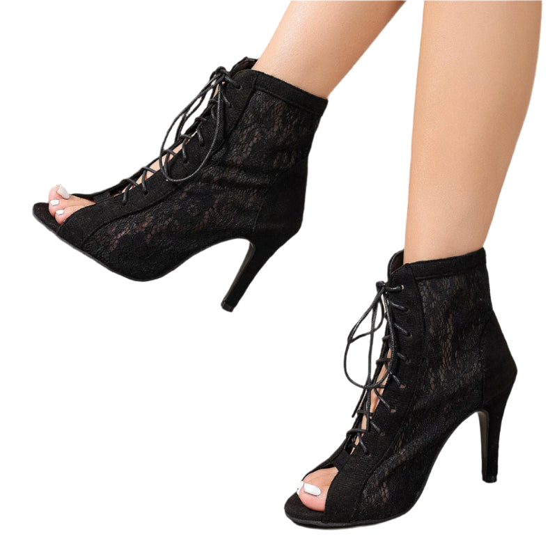 Comfortable women's lace-up sandals with heels in black