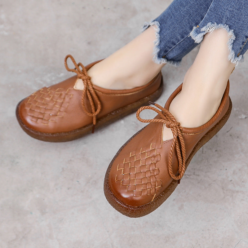 Comfortable women's slippers in ethnic style made of genuine leather
