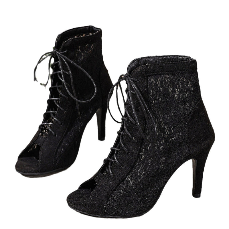 Comfortable women's lace-up sandals with heels in black