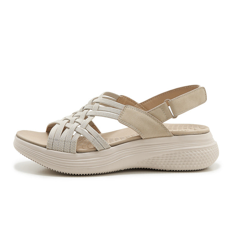 Sommerliche orthopädische Keilsandalen mit ergonomischem Fußbett