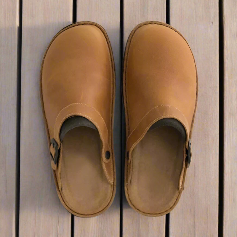 Bequeme Sandalen im klassischen Stil