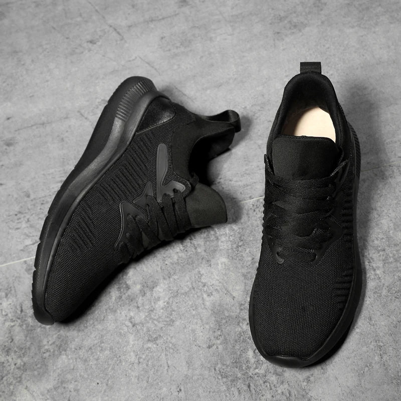 Stützende Sneaker mit versteckter orthopädischer Erhöhung