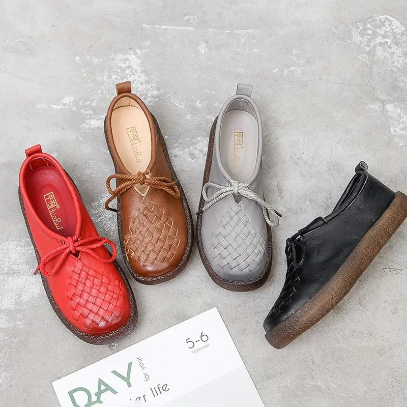 Comfortable women's slippers in ethnic style made of genuine leather