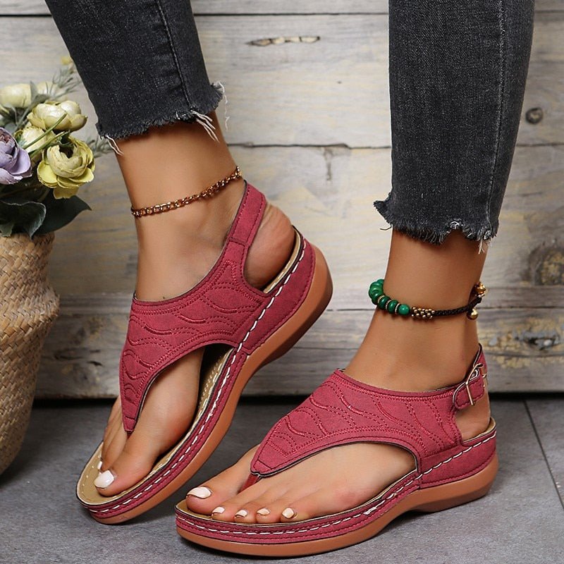 Trendige orthopädische Sandalen