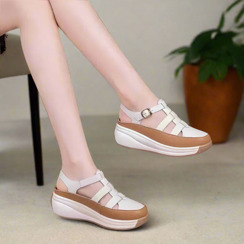 Stabile Keilsandalen aus Leder mit Airflow – Für sicheren & frischen Schritt