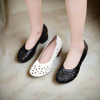 Bequeme Damenschuhe mit kleinem, eckigem Absatz & runder Spitze
