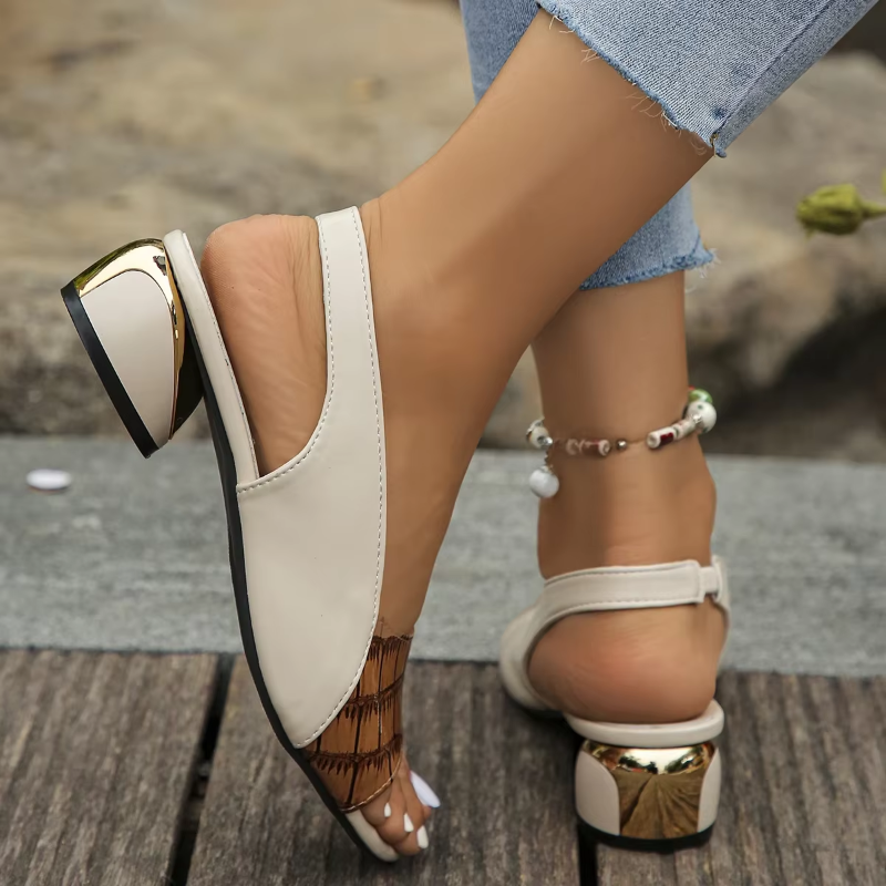Modische Sandalen mit Farbkontrasten – Für Alltag & besondere Anlässe