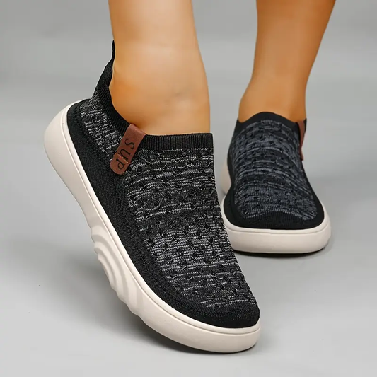 Atmungsaktive Walkingschuhe mit orthopädischer Sohle
