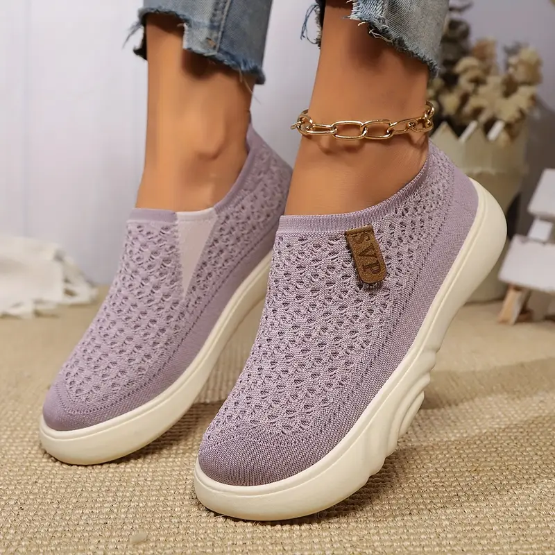 Atmungsaktive Walkingschuhe mit orthopädischer Sohle