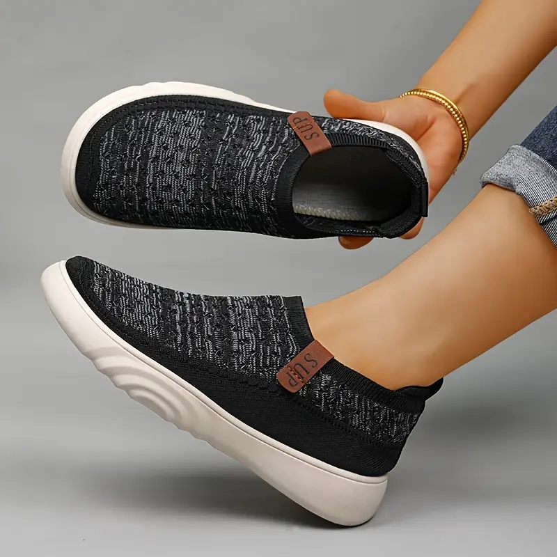 Atmungsaktive Walkingschuhe mit orthopädischer Sohle