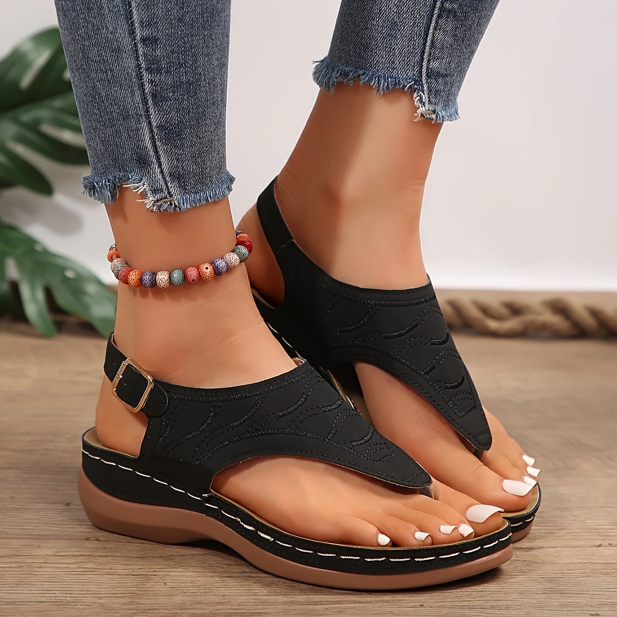 Trendige orthopädische Sandalen