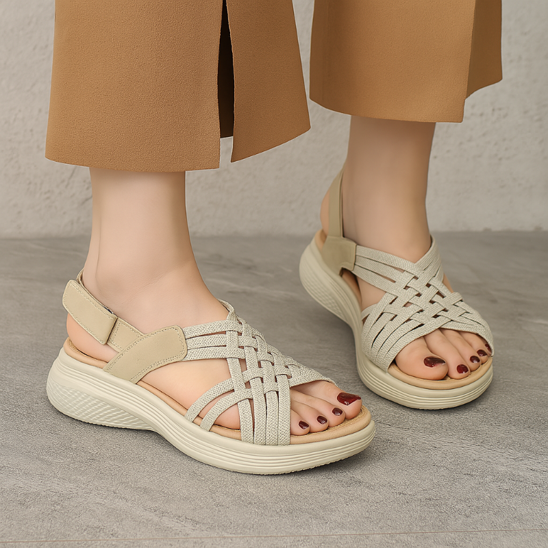 Sommerliche orthopädische Keilsandalen mit ergonomischem Fußbett