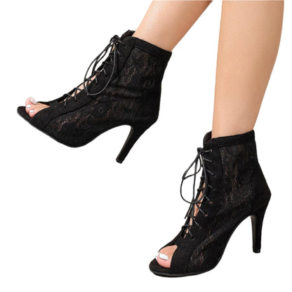 Comfortable women's lace-up sandals with heels in black