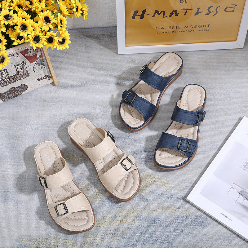 Orthopedic women's sandals with adjustable buckle straps