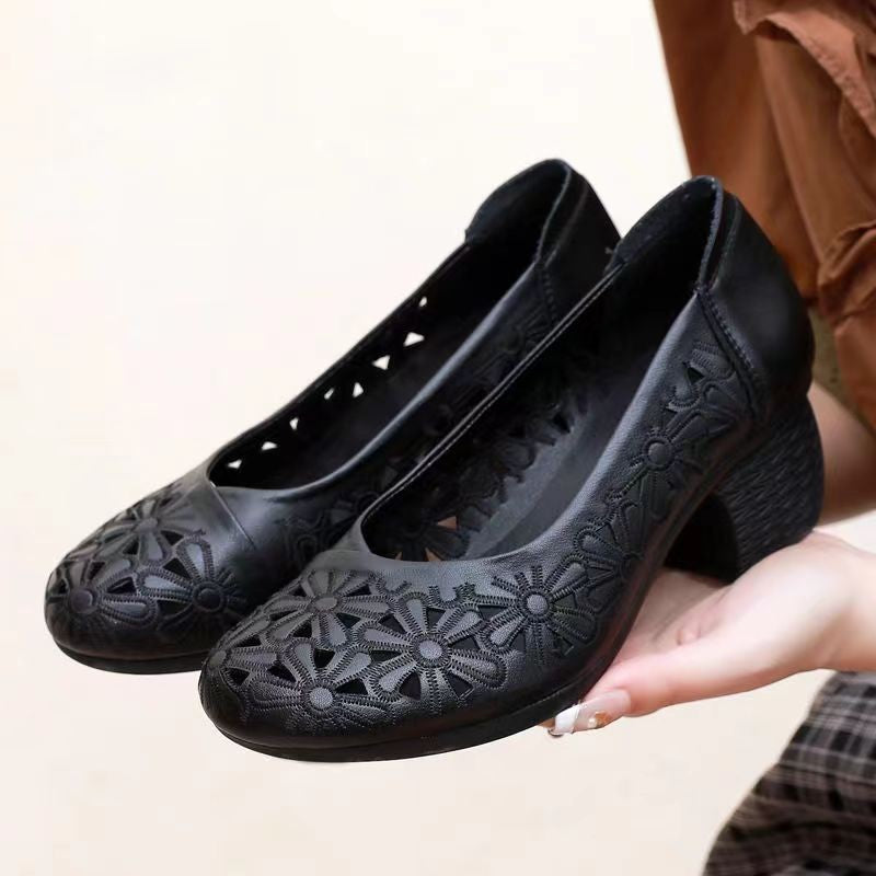 Bequeme Damenschuhe mit kleinem, eckigem Absatz & runder Spitze