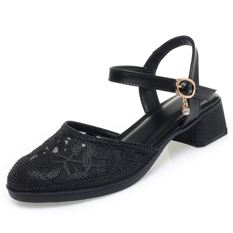 Elegant women's pumps with low heel 4 cm black