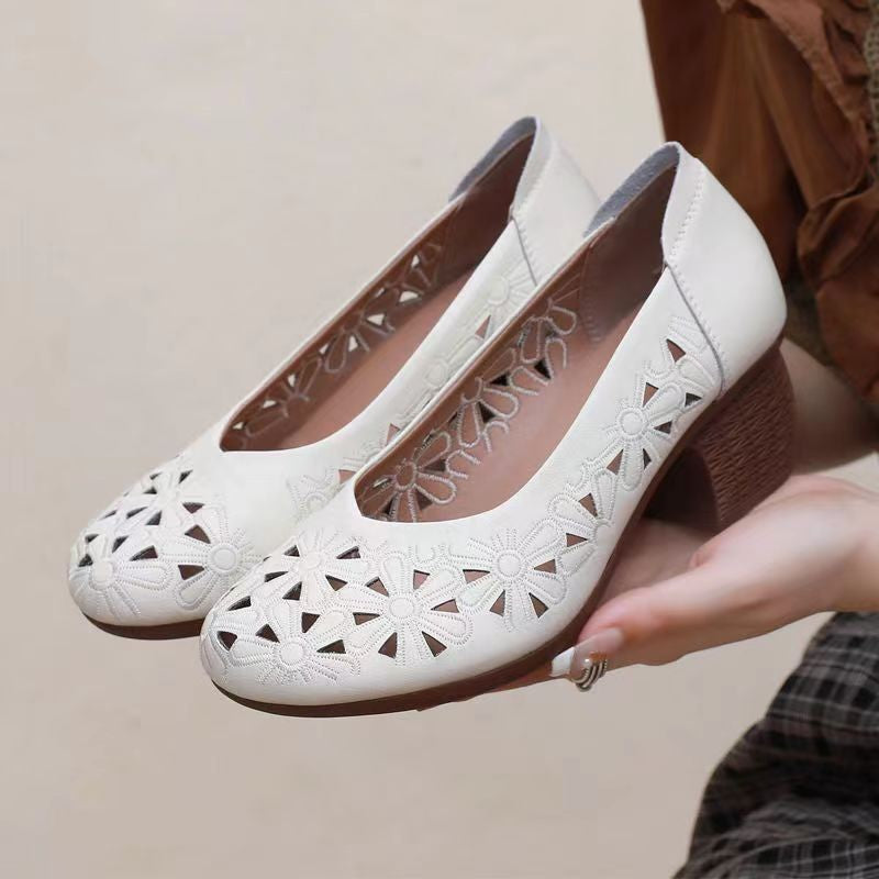 Bequeme Damenschuhe mit kleinem, eckigem Absatz & runder Spitze
