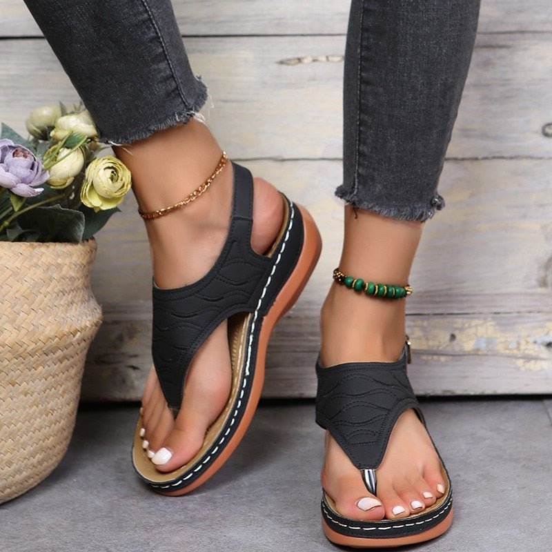 Trendige orthopädische Sandalen