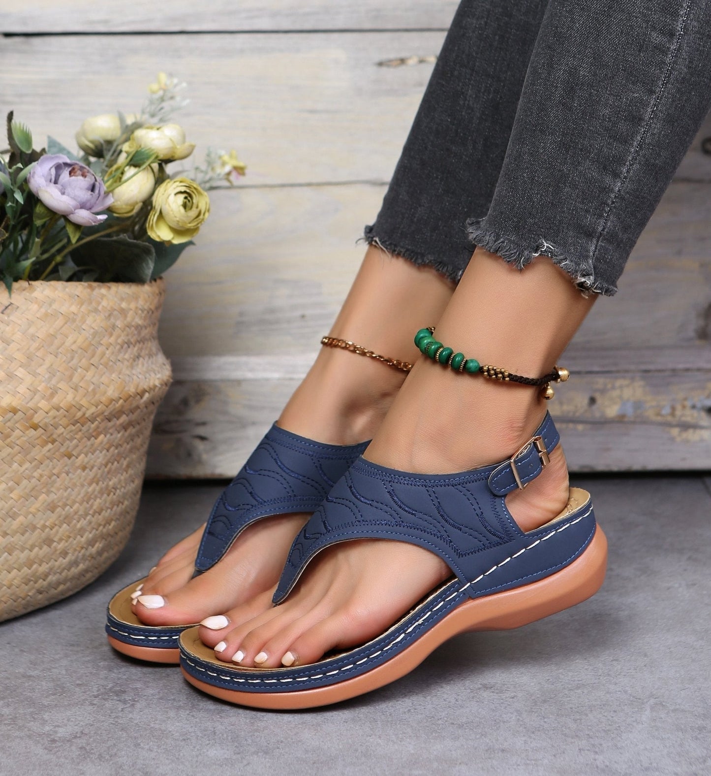 Trendige orthopädische Sandalen