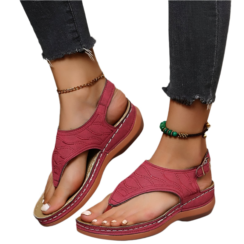 Trendige orthopädische Sandalen